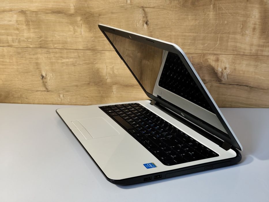 Ноутбук  HP 15.6" у відмінному стані/Intel/8 ОЗП/500 HDD