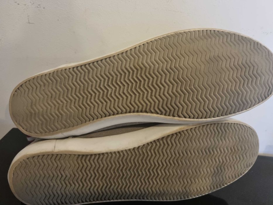 Buty damskie sneakersy sztyblety skorzane Lacoste  37