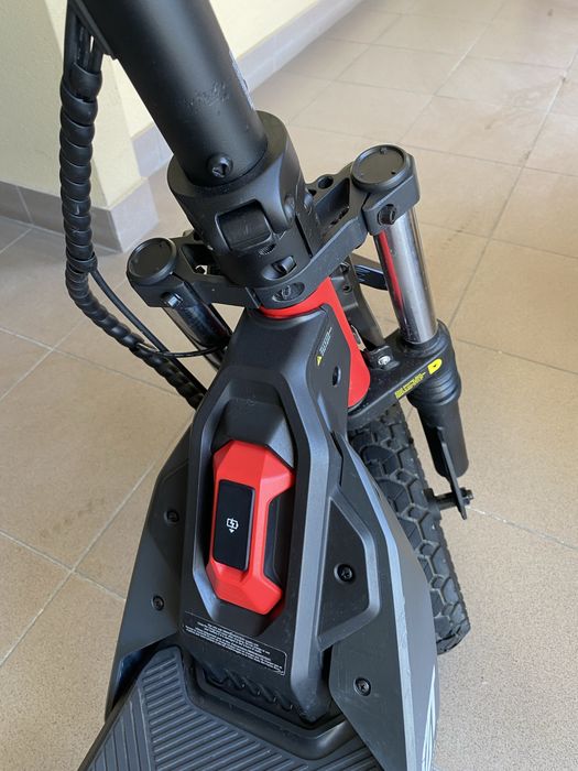 Продам электросамокат Segway Ninebot ZT3 Pro