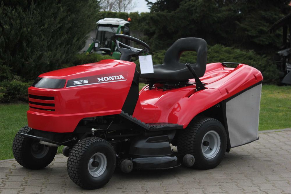 Honda 2216 V2  TRAKTOREK Kosiarka