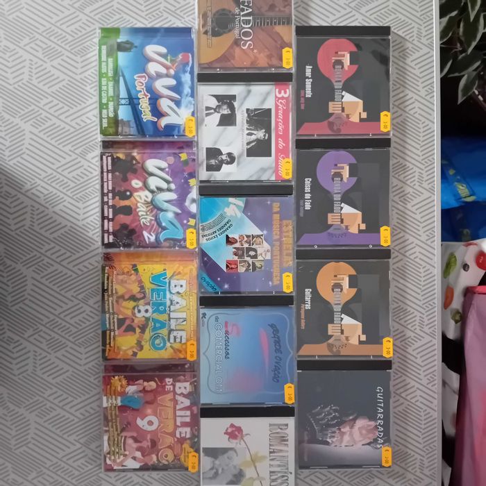 Música em Cd Colectâneas de Fado e Bailes Populares.