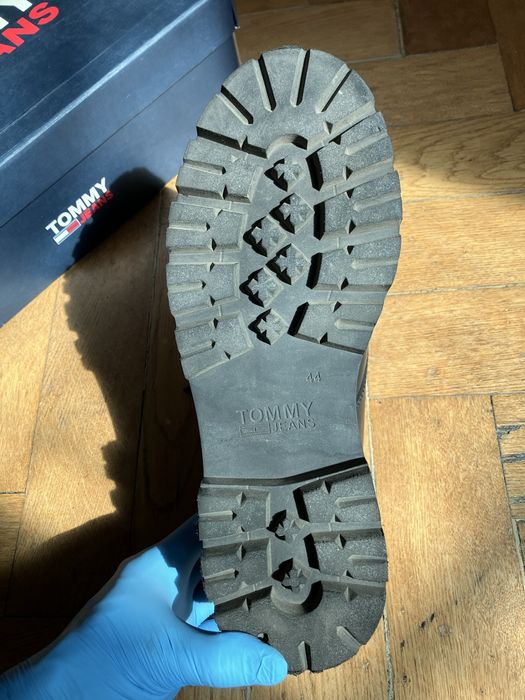 Buty skórzane Tommy Hilfiger - 44