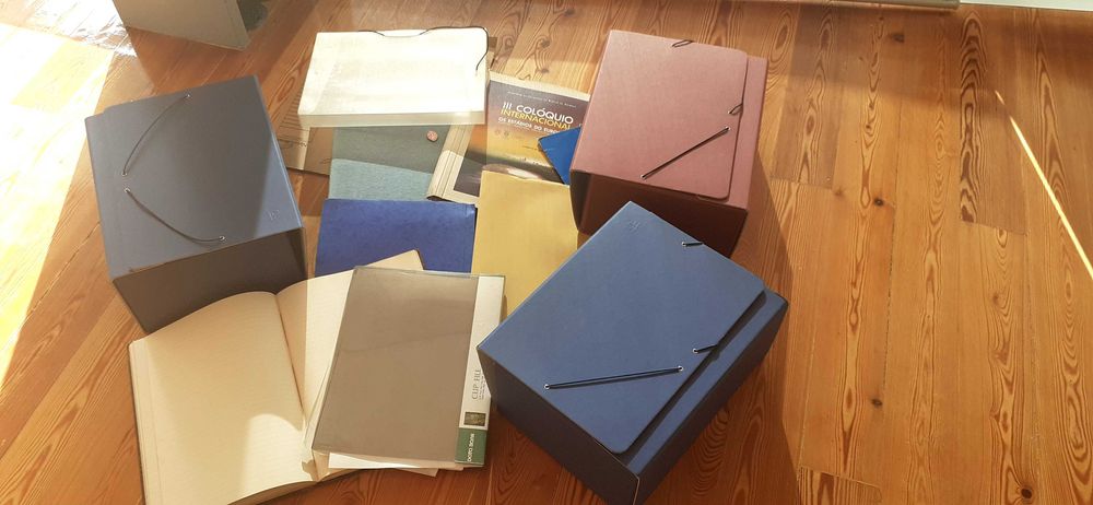 Capas e cadernos escritório