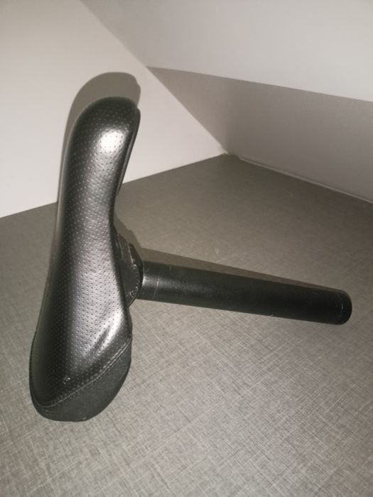 Siodło pivotal z sztyca