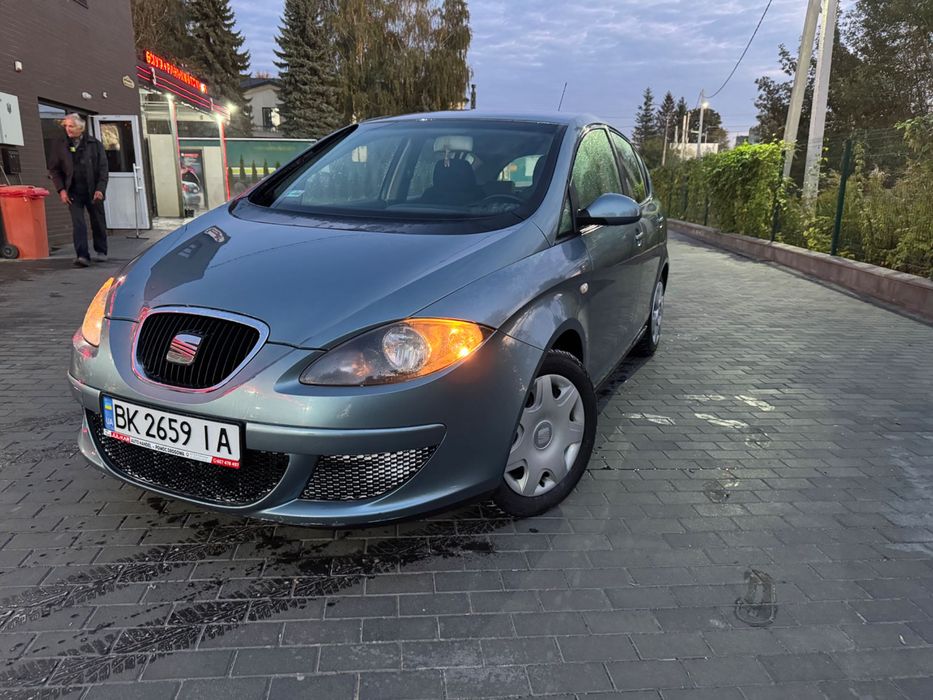 Продам seat tolendo 2.0 бензин