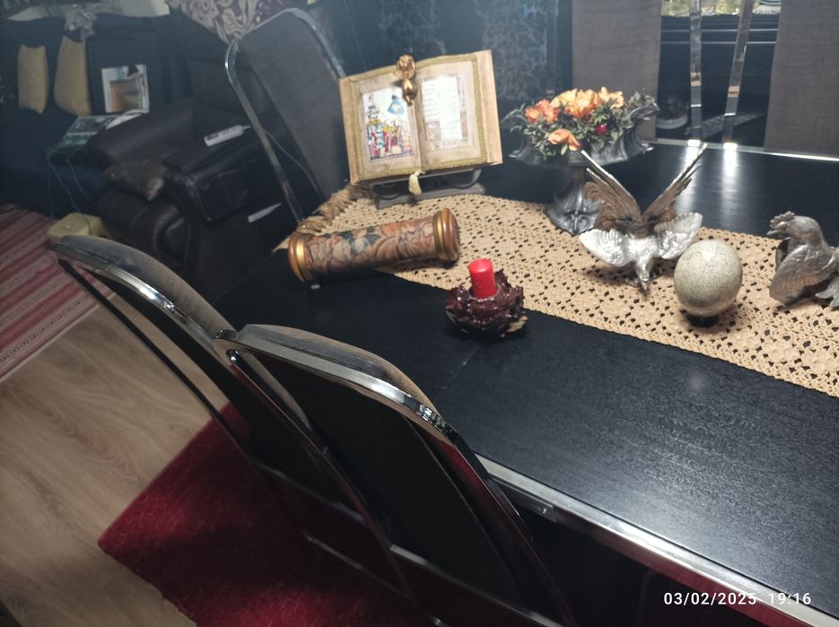 Mesa extensível e cadeiras