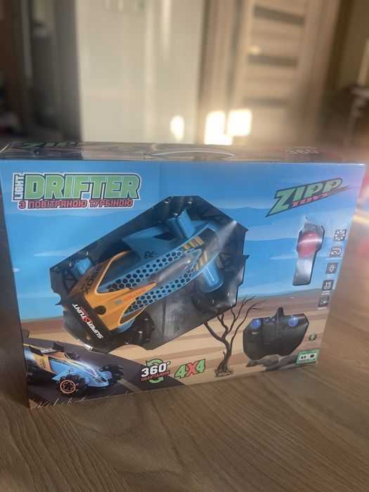 Машинка на пульте