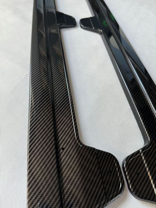 Dokładki listwy pod progi BMW E90 E91 CZARNY POŁYSK / CARBON