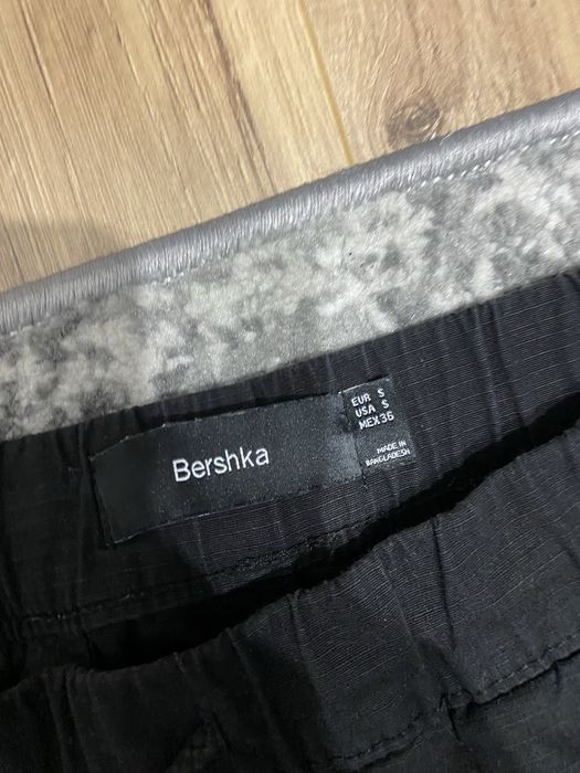 Bershka Joggery rozmiar S stan bardzo dobry