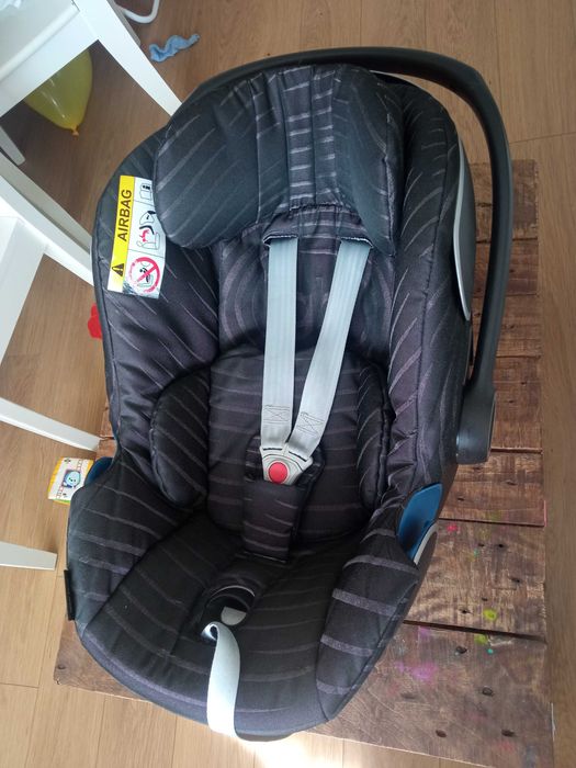 Fotelik dziecięcy GB Idan z bazą isofix