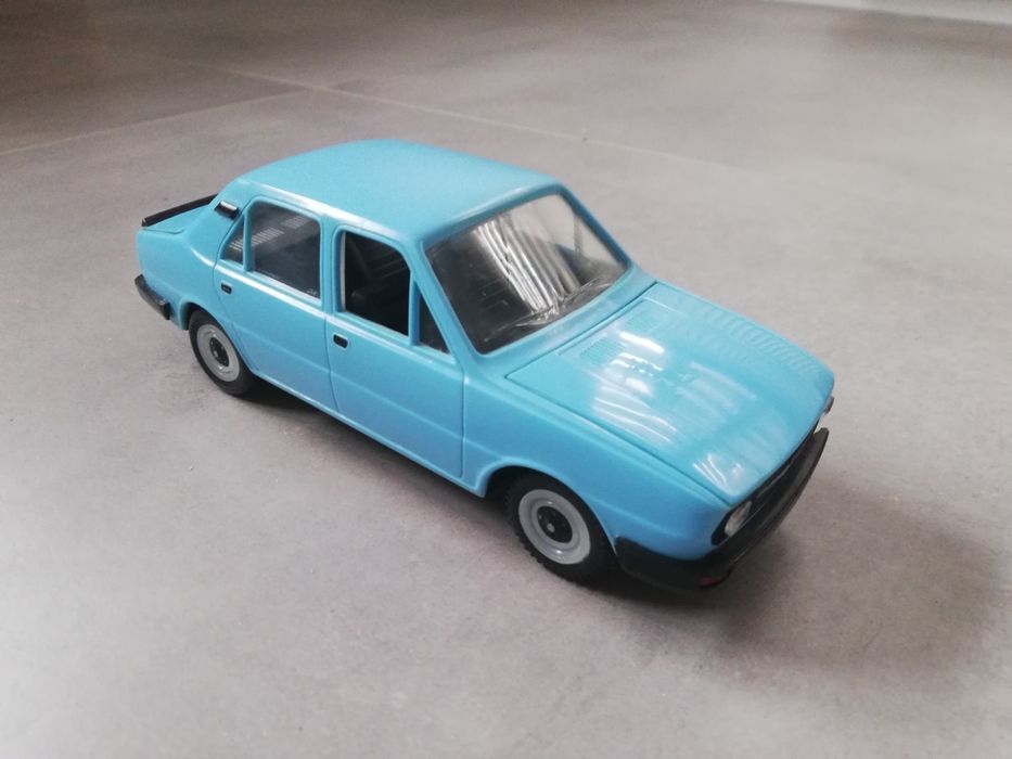 Stara zabawka Skoda 105 prl