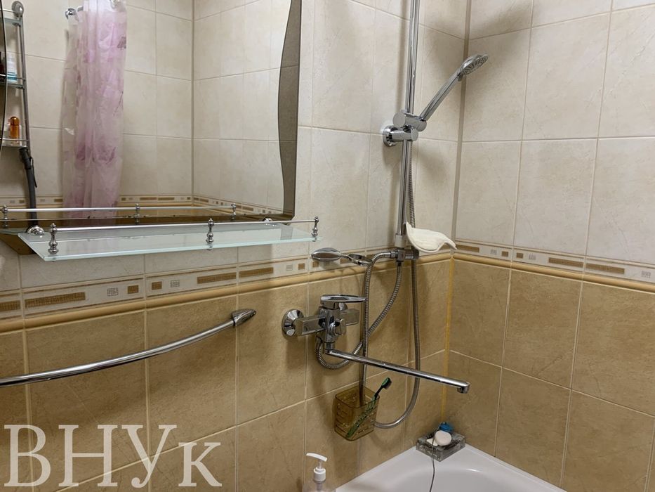 Продам 2-кімнатну квартиру з ремонтом та меблями