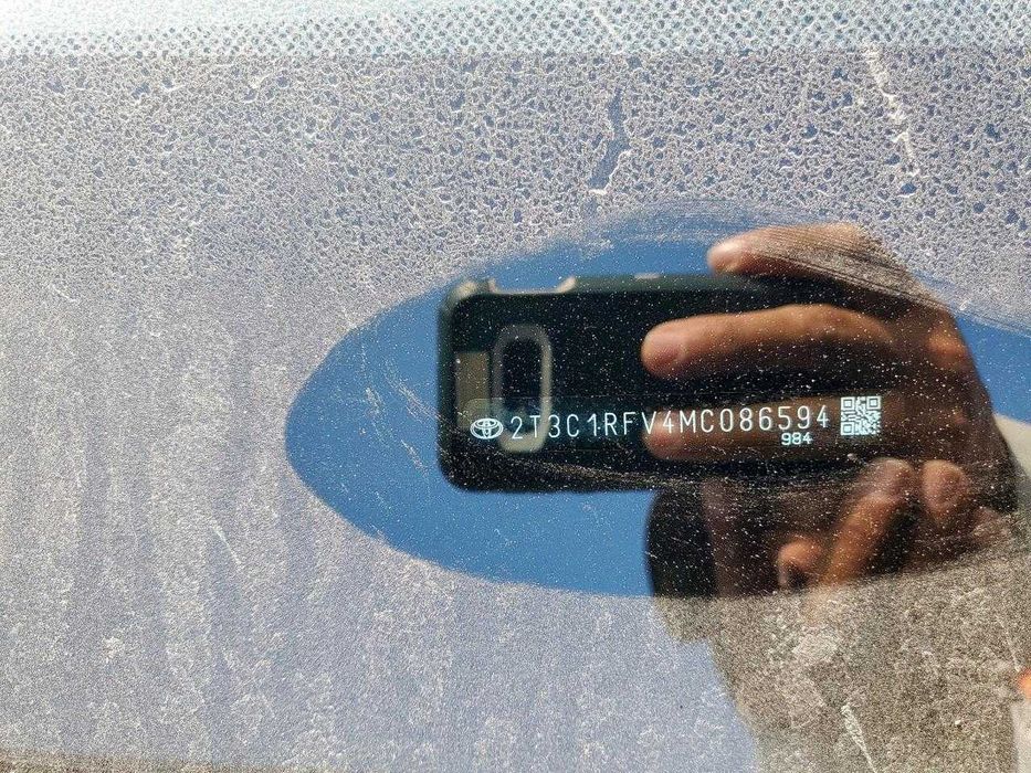 Toyota RAV4 XLE Premium 2021