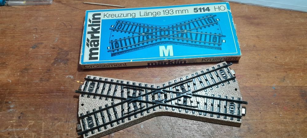 Cruzamento de vias M -Marklin 5114- Escala H0 na caixa original