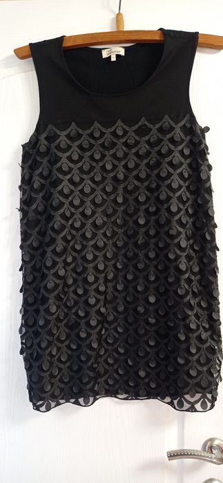 Платье мини чорное.