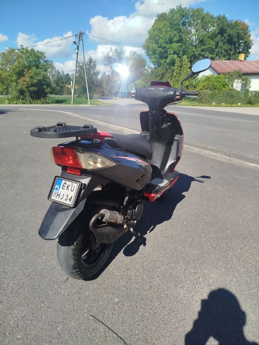 Skuter 2t 50 CC w pełni sprawny.