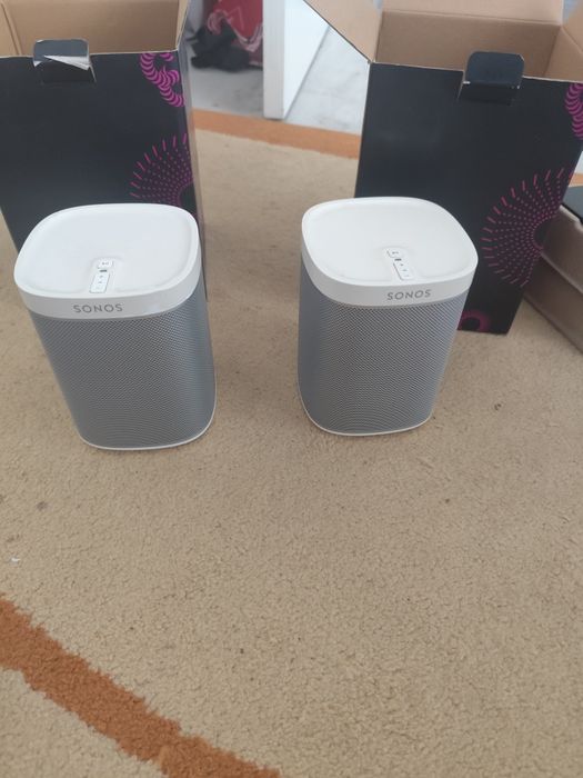 Sonos Playbar + 2 Sonos Play:1 Wireless