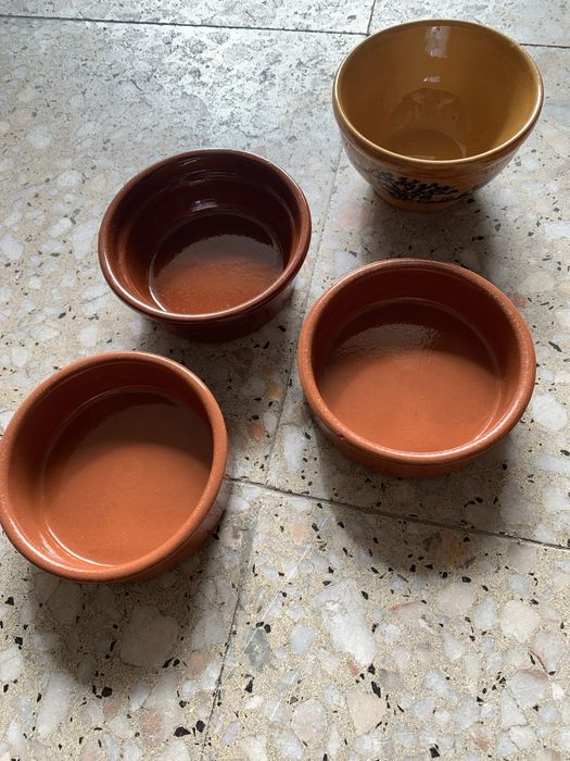 Tacho em barro pintado