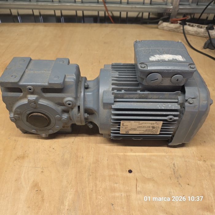 Nowy Silnik z przekładnia motoreduktor SEW SA47 DRN90S4/TF/Z