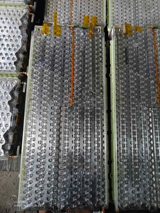 Батарейки 18650 з тесла