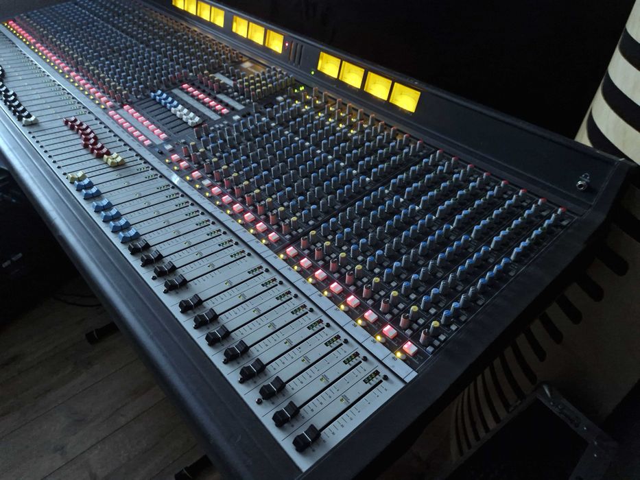 Allen & Heath ML3000 – Profesjonalny mikser analogowy konsoleta