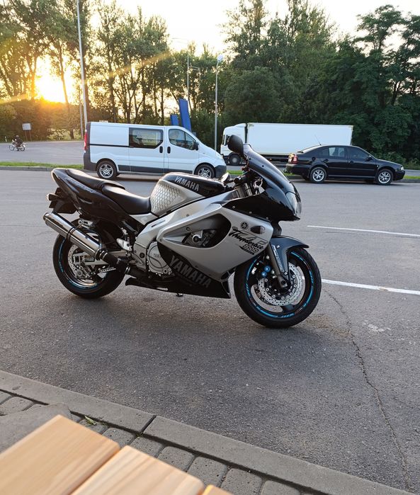 Yamaha YZF 1000r///