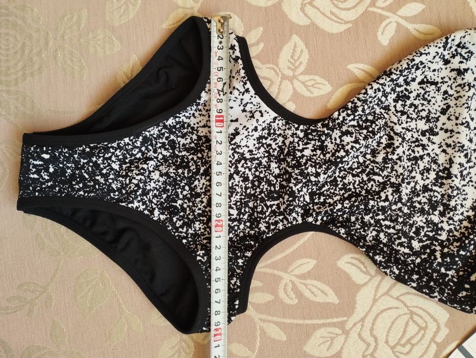 Купальник жіночий Arena ONE PAINTS SWIMSUIT TECH BACK 007917-515, US28