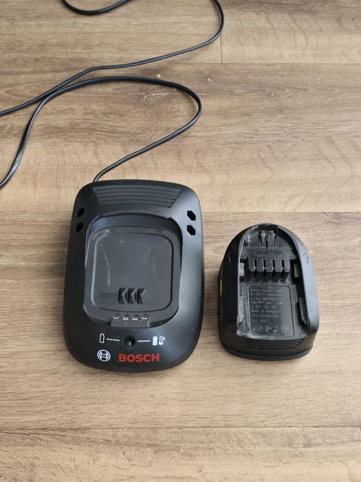 Bosch Ładowarka i akumulator / bateria + Wkrętarka GRATIS na części/naprawy