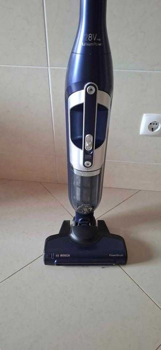 Vendo aspirador vertical sem fios da BOSCH. Muito eficiente e prático. 100€ Preço negociável.
