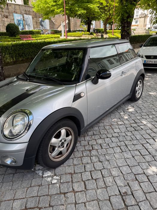 Automóvel mini one