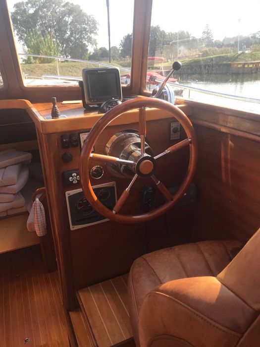 Wyjątkowy Houseboat w Klasycznym Stylu – 100 mth!