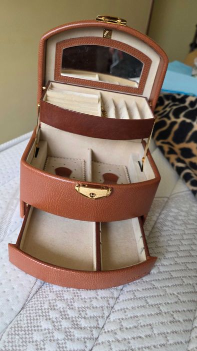 Porta Joias Portátil em Pele e Tecido marca DAVIDT´S