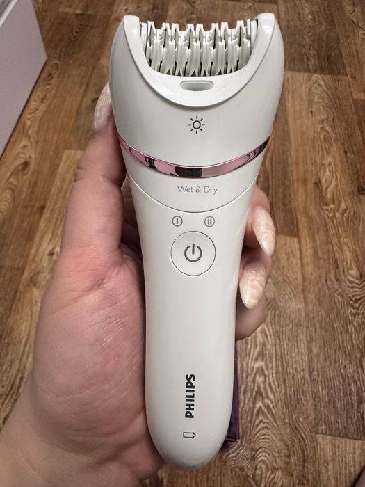 Епілятор Philips Series 8000