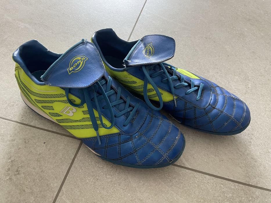 Бутси фірма Bona для футбола