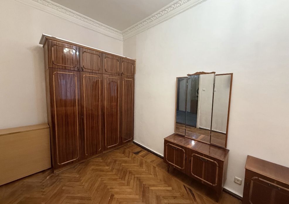 Сталінка в центрі на вул. Базарній. Центр, Привоз, море-все поруч