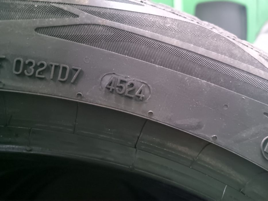 Komplet opon 255/45R20 Continental