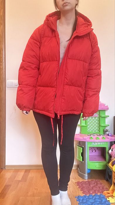 Куртка пуффер від h&m червоного кольору розміру м/л