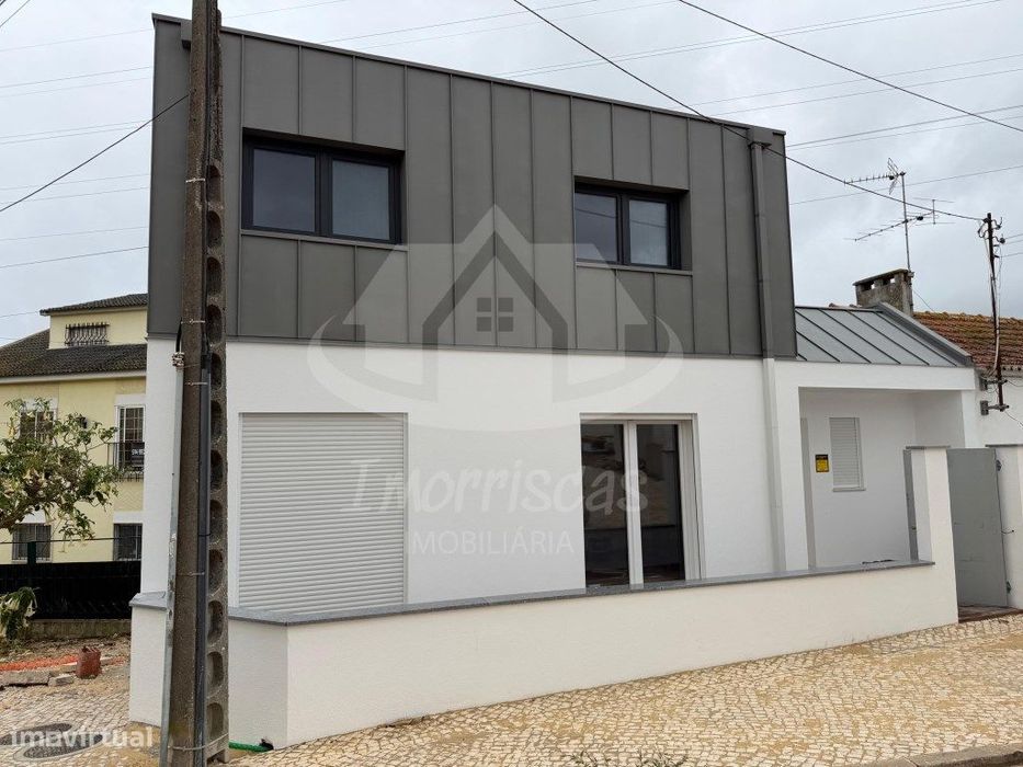 Moradia V2+1 em Pirescoxe, Santa Iria de Azóia