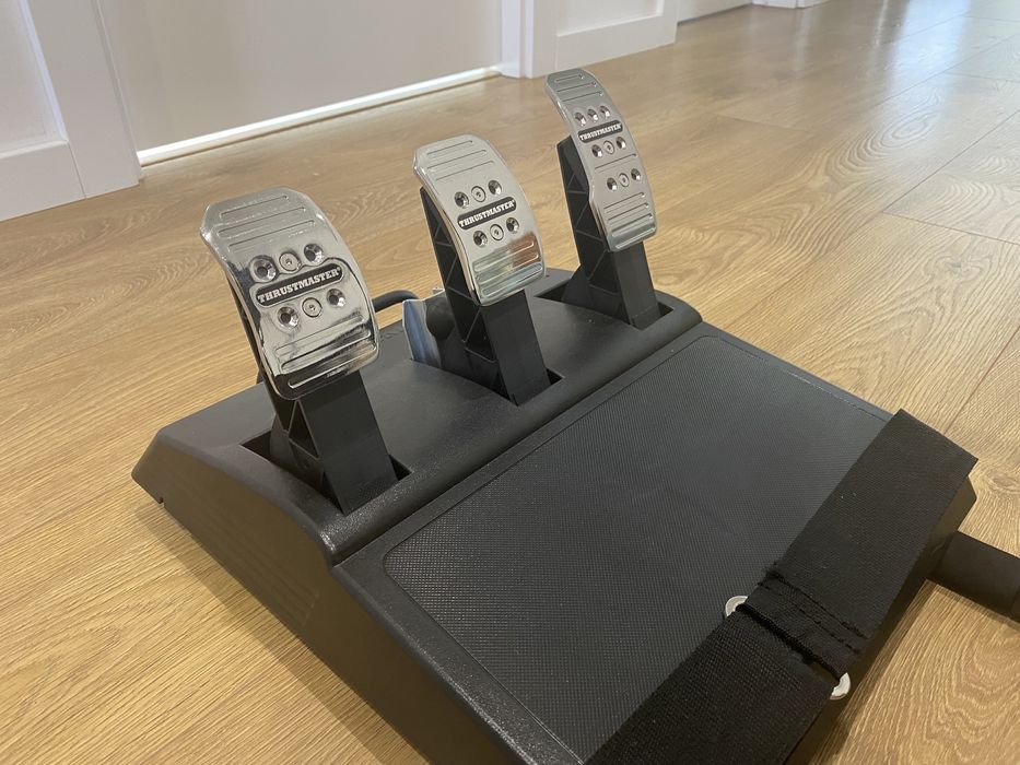 Volante thurstmaster Ferrari + Cadeira Playseat