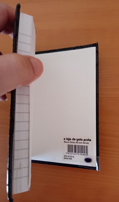 Notebook Novo Gato Preto em Verniz