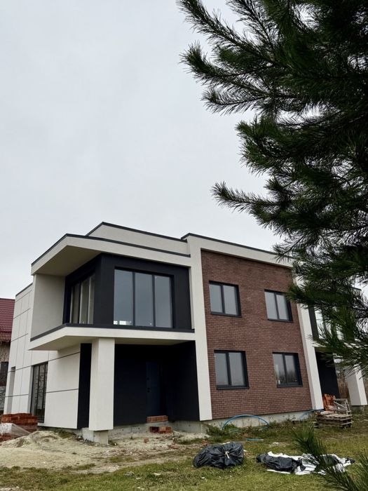 Будинок біля Львова