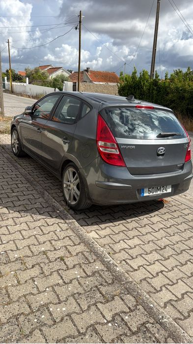 Hyunday  i30 1.6 CRDi - 2009 Muito economico . Carro muito economico ideal para quem procura um veiculo fiavel  para o dia a dia.