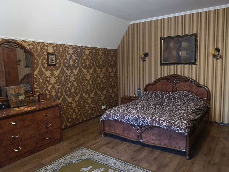 Центр Ірпеня будинок 200м², 9 соток, ЛАНДШАФТНИЙ ДИЗАЙН, ОЗЕРО