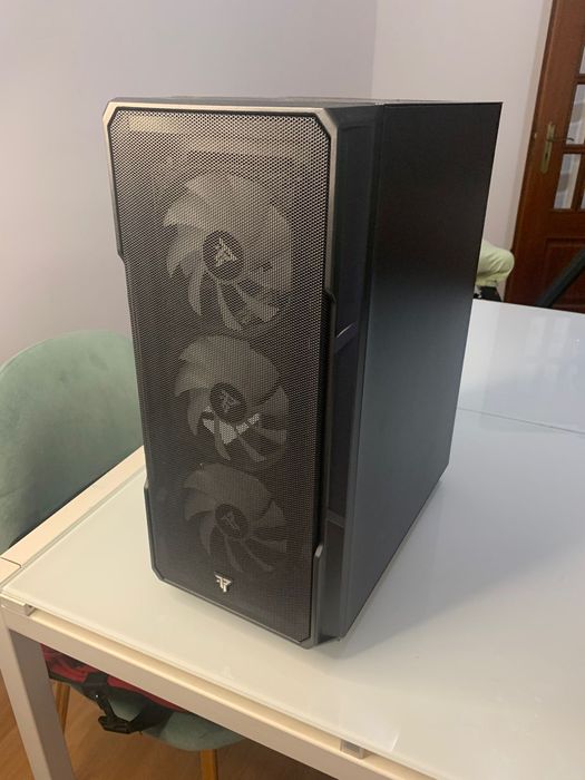 Selling Gaming Tower428961720436019203