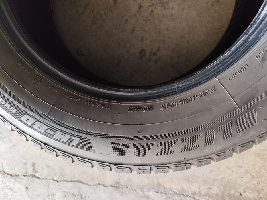Pneus 235/65r17 Bridgestone Blizzak Inverno  ocasião
