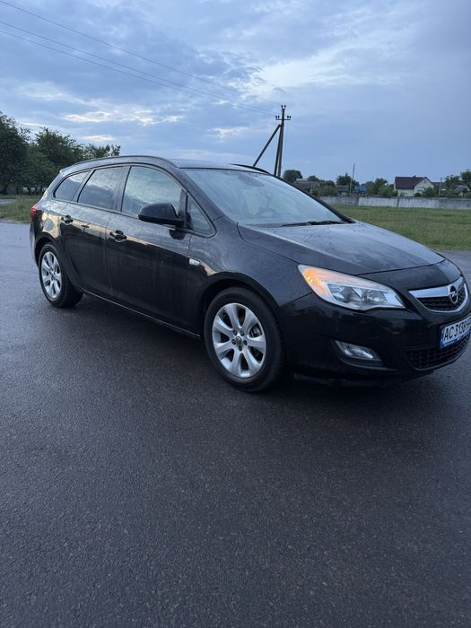Opel astra J 2011