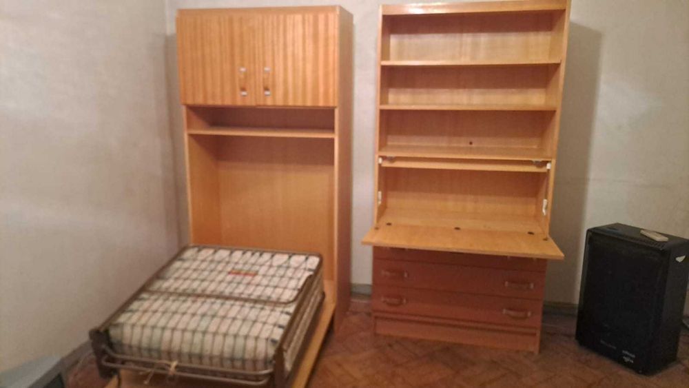 Estante com cama
