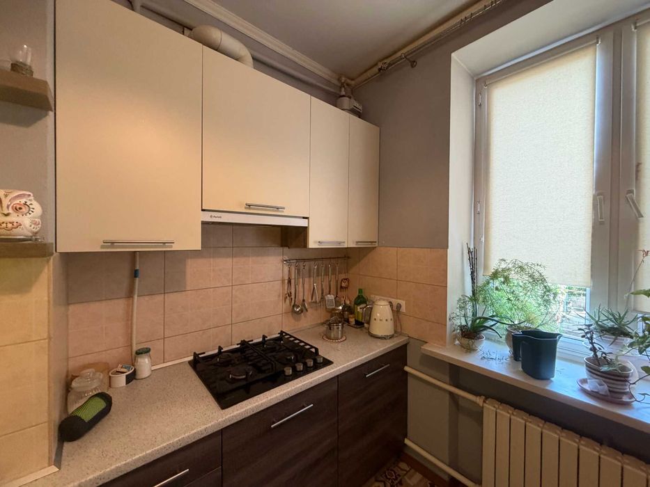 Продам 3 кімнатну квартиру в центрі Одеси / Спиридонівська / Паркомісце/ Сталінка