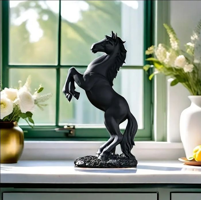 Piękna figurka kolekcjonerska na prezent KOŃ Arabski Mustang. Nowa.