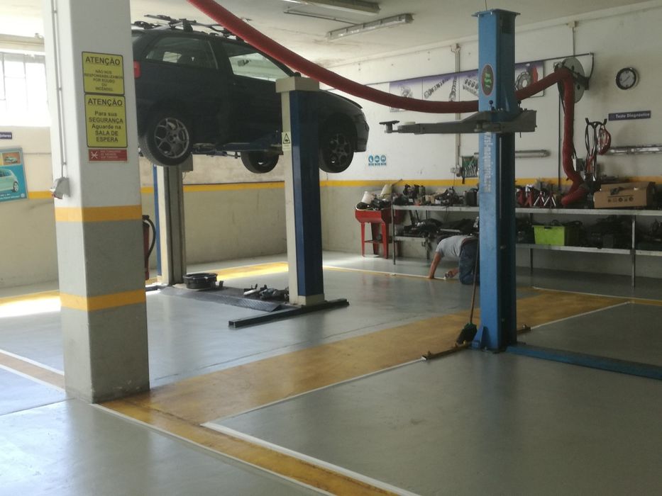 Oficina automóvel / armazém